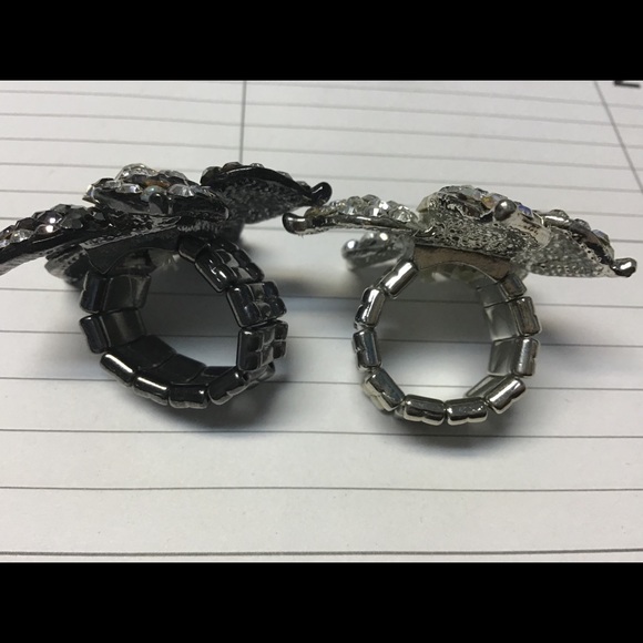 Rhinestone large flower stretchy ring - Picture 3 of 4